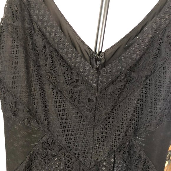 GUESS Black Textured Stretch Cocktail Dress - Picture 7 of 12